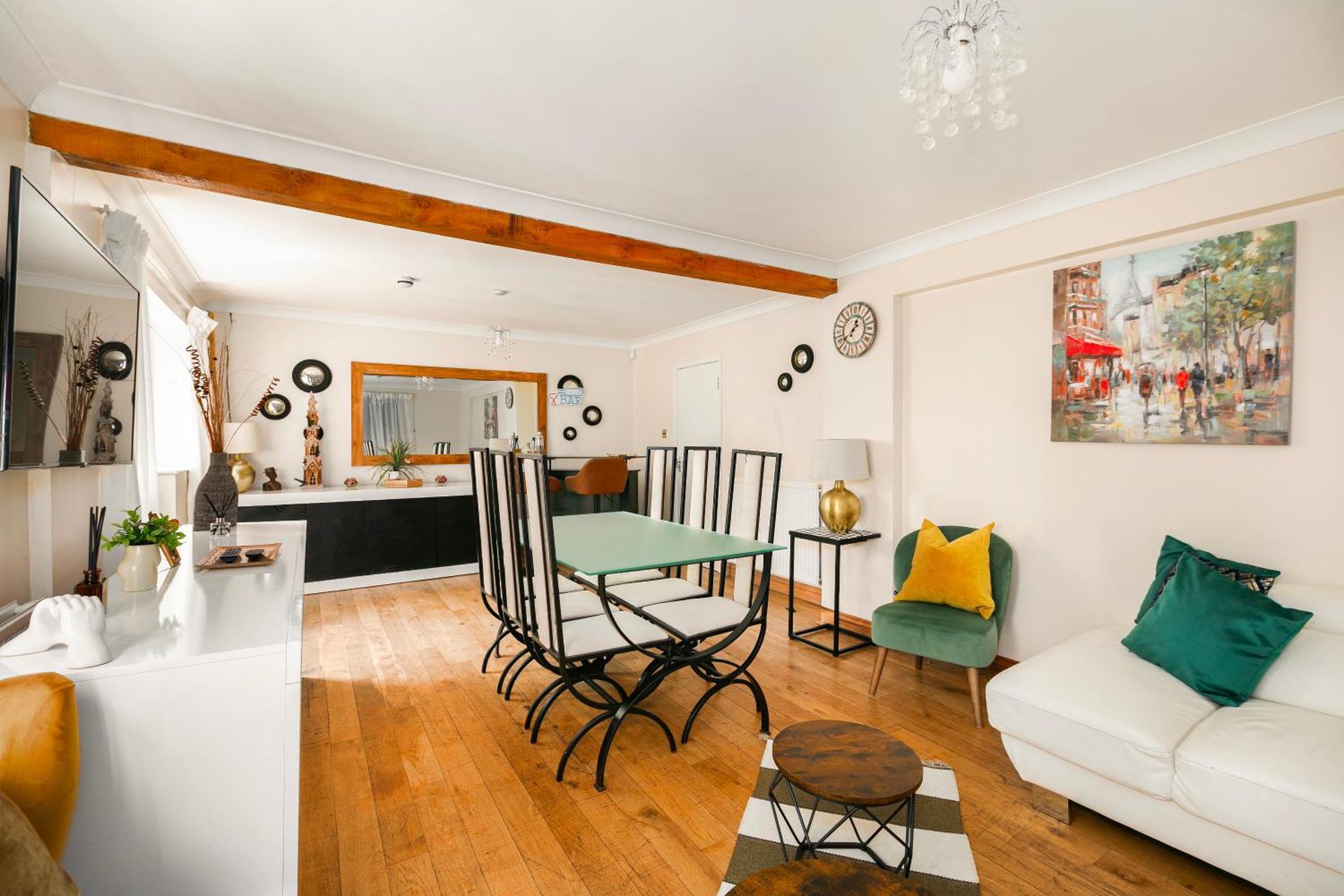 Rural Lodge Stay In Windsor! Hot Tub! Sleeps 20 Брей Екстер'єр фото