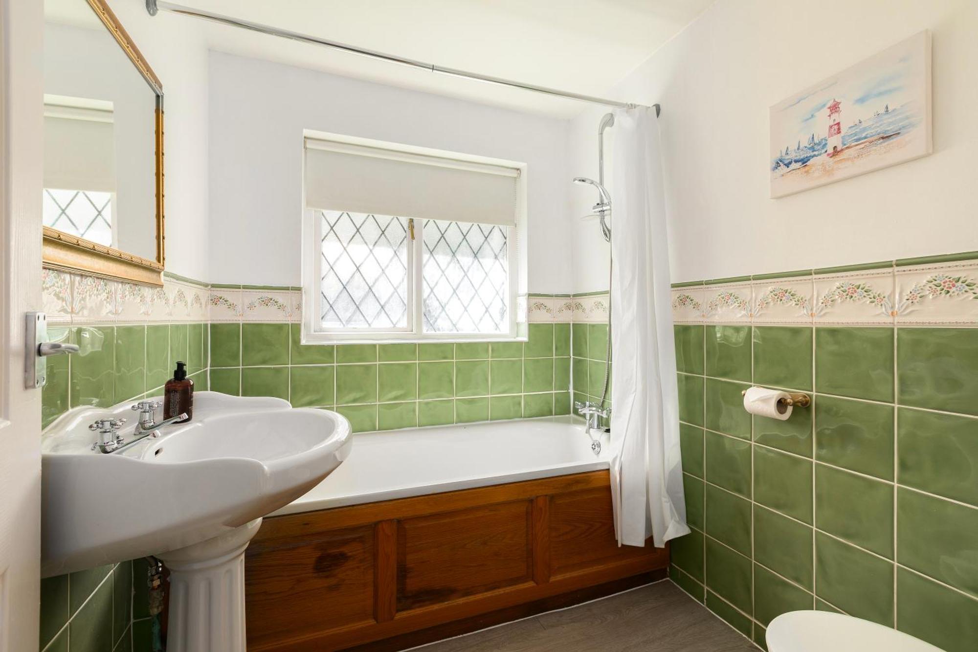 Rural Lodge Stay In Windsor! Hot Tub! Sleeps 20 Брей Екстер'єр фото
