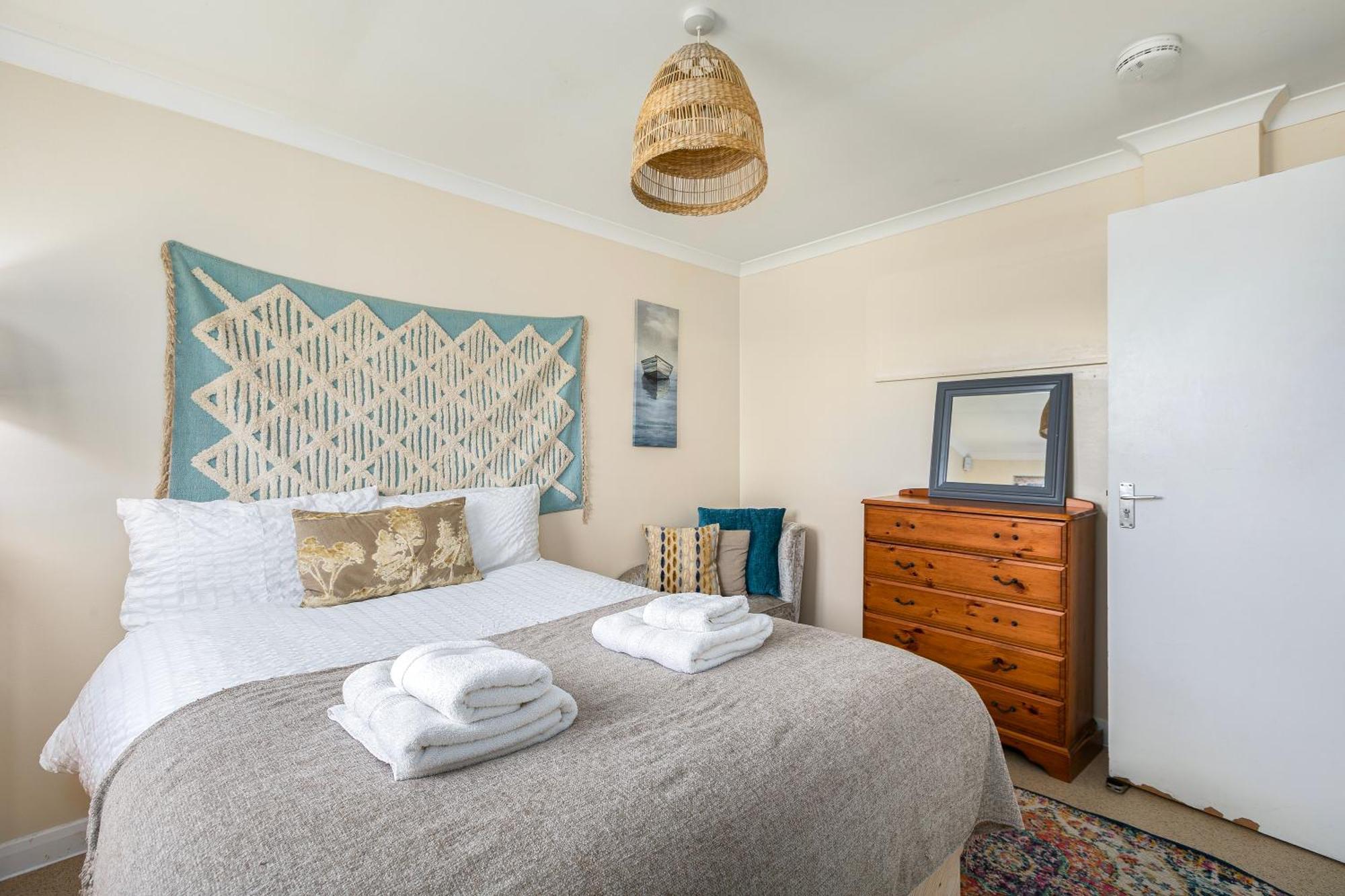 Rural Lodge Stay In Windsor! Hot Tub! Sleeps 20 Брей Екстер'єр фото