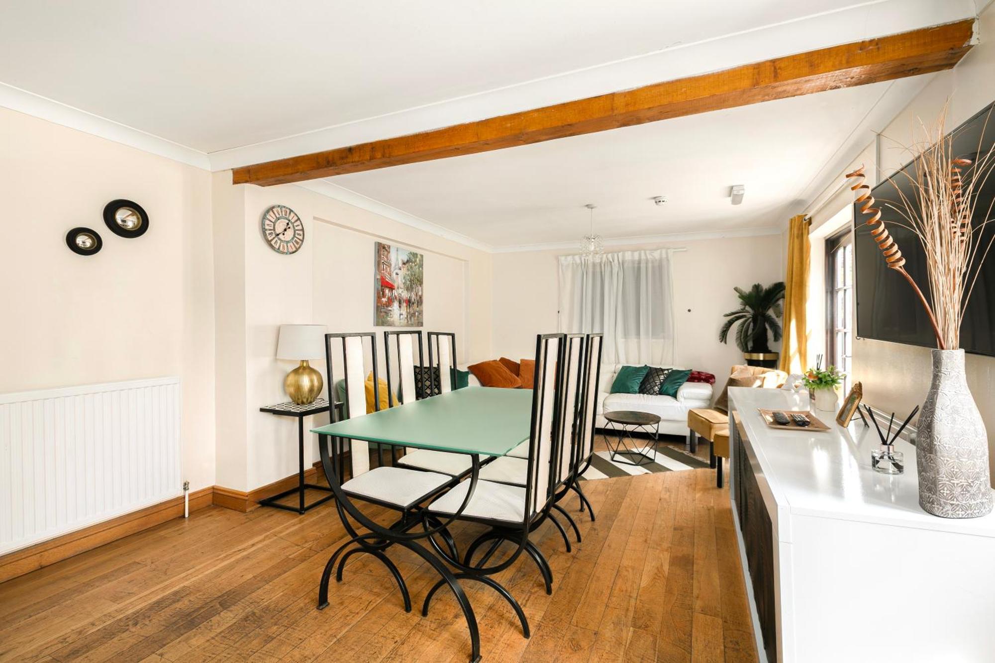 Rural Lodge Stay In Windsor! Hot Tub! Sleeps 20 Брей Екстер'єр фото